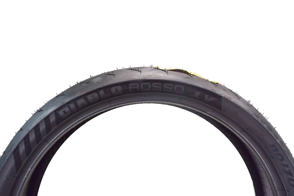 Pirelli Diablo Rosso IV Motorcycle Tires Set �C Front 110/70ZR17 & Rear 190/55ZR17 with Bonus Keychain